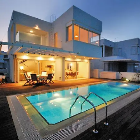 Villa Protaras Beachfront Villa Alia *