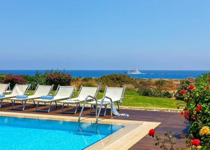 Villa Beachfront Alia