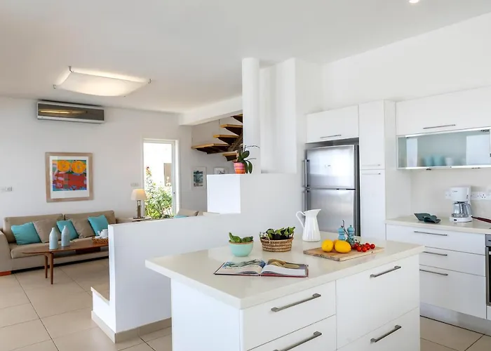 Villa Beachfront Alia *