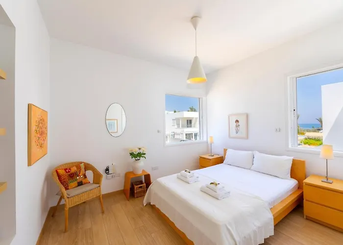 Beachfront Alia Villa *