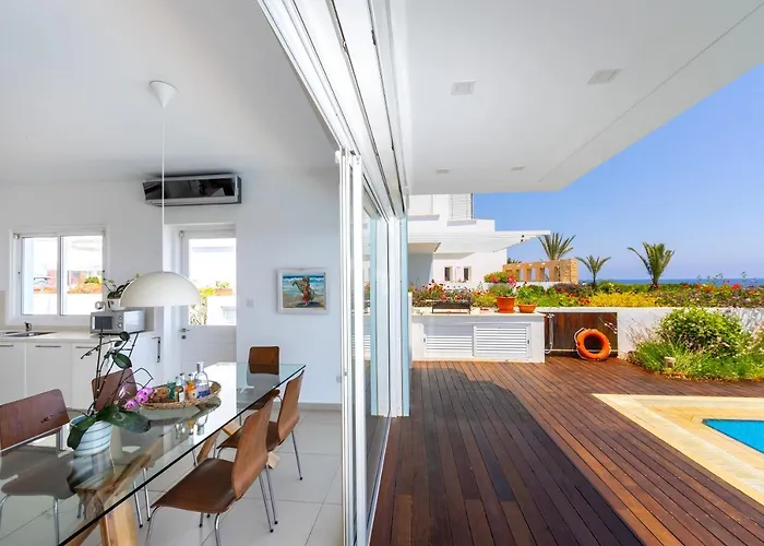 Beachfront Alia Villa *