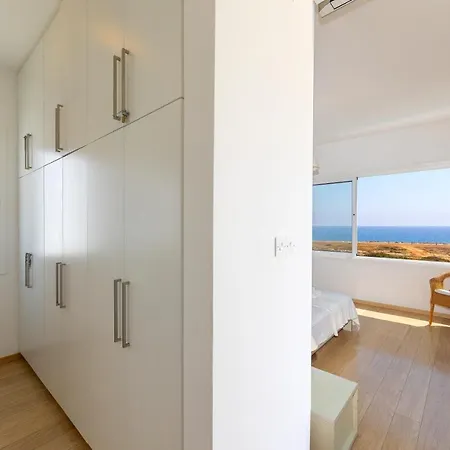 Beachfront Balsa Villa