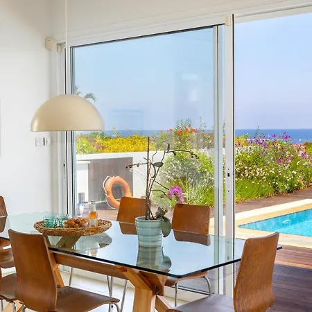 Beachfront Balsa Villa