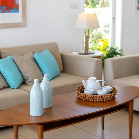 Beachfront Alia Vilă *