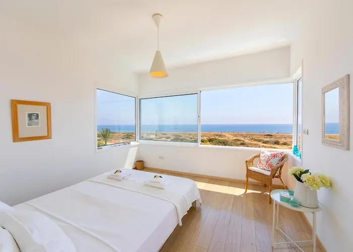 Villa Beachfront Alia