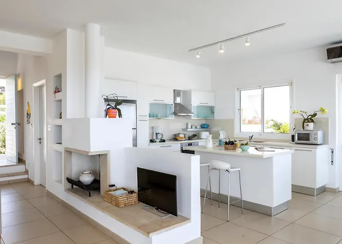 Villa Beachfront Alia *