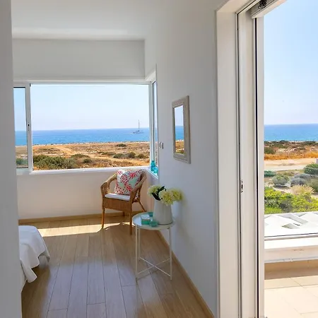 Beachfront Alia Villa *