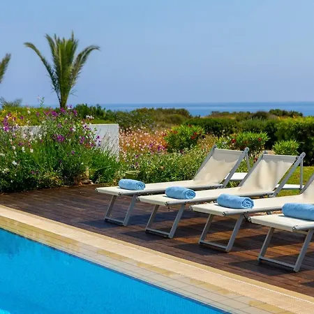 Protaras Beachfront Villa Alia *