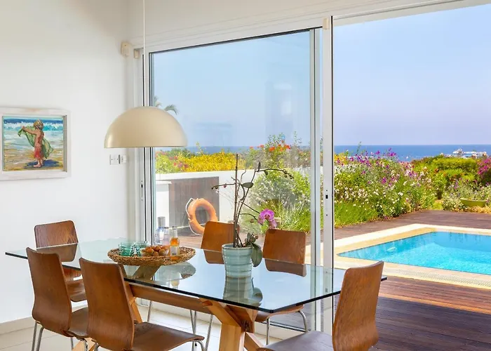 Beachfront Alia Vila